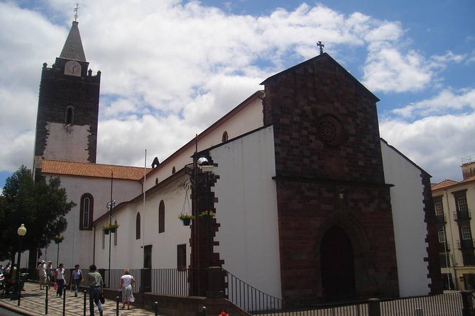 2-Hour Funchal City & Madeira Wine Experience - Madeira wine and bolo de mel