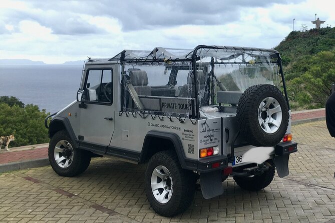 CABO GIRÃO (Half Day tour/3h) / Private Classic Car (4L). - A small car with a big view
