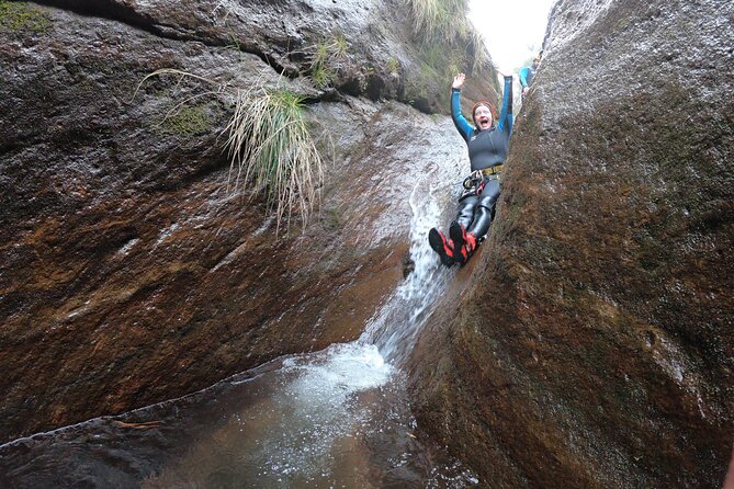 Canyoning in Madeira: Ribeira das Cales - Funchal Ecological Park - Getting fitted for the canyon