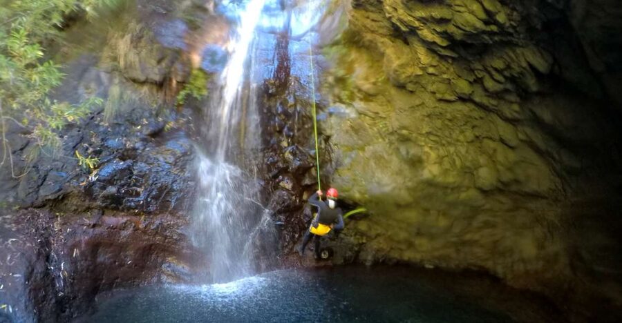 Canyoning tour: Private/Small group - Moving through Ribeira das Cales