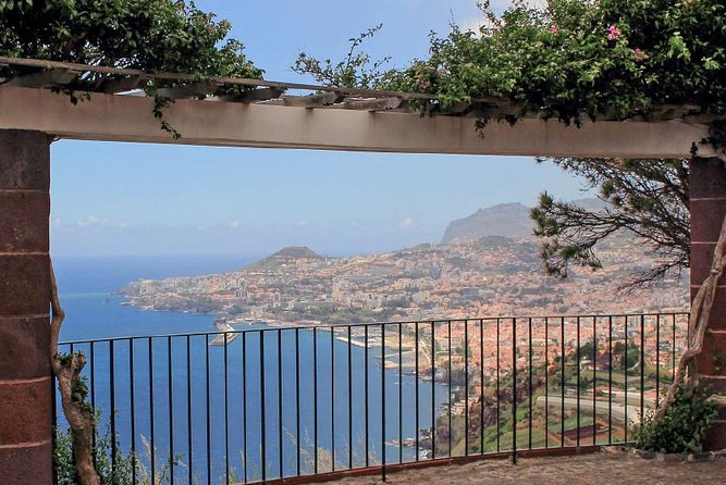 Christ King + Old Town tour by tuk-tuk - Zona Velha, Funchal’s painted-door quarter