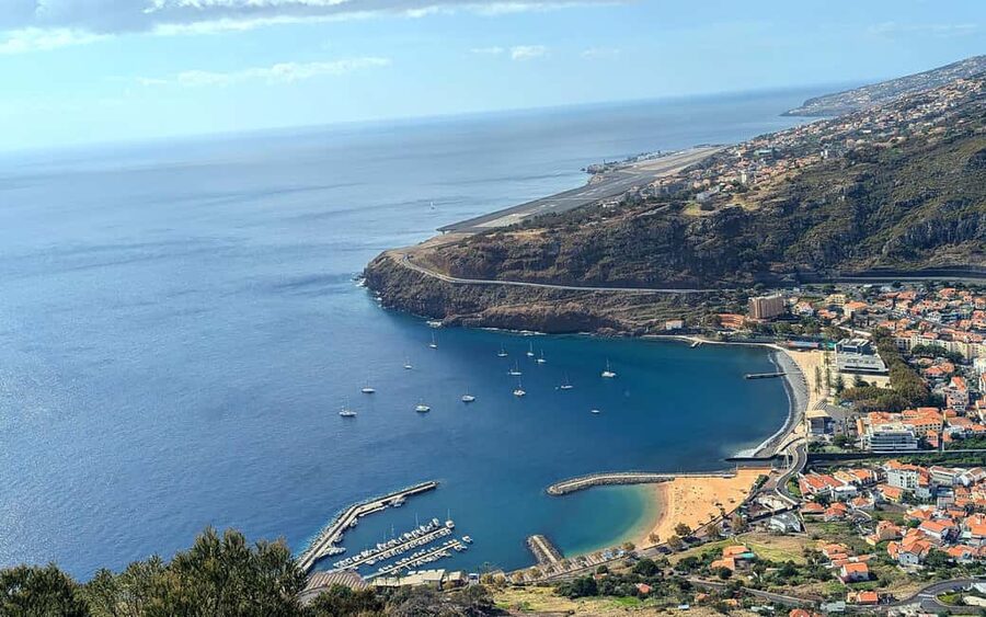Discover Ponta de São Lourenço: Private Classic Jeep in 4h - Pico do Facho and the coast from 586 meters