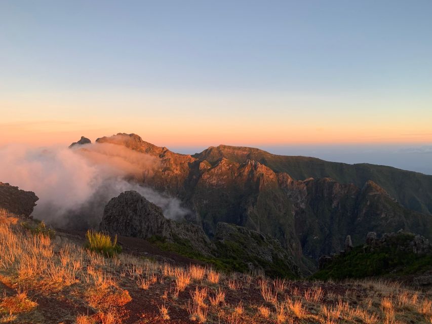 East Tour: Classic jeep tour to East Madeira - Santana - Reaching Pico do Arieiro at 1,818 Meters