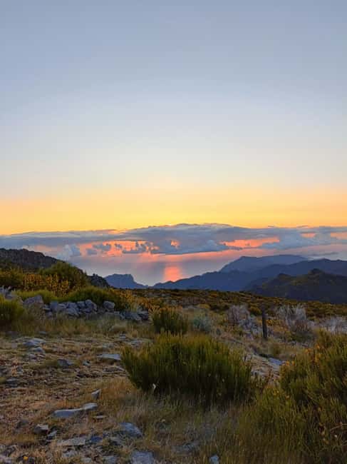 From 0 to 1818 meters to Pico do Arieiro Sunrise - The short 4x4 section near Ribeiro Frio