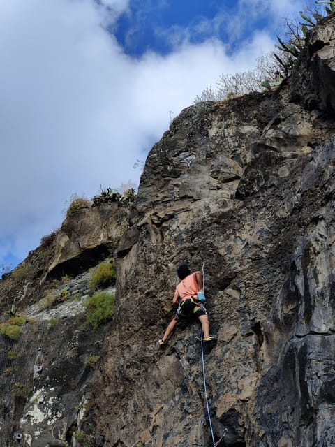 From Funchal: Guided Climbing Tour, with Pick-up - Sea views, greenery, and the pleasure of waiting your turn