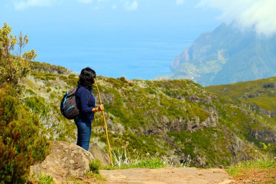 From Funchal: Madeira Peaks Mountain Walk - Reaching Pico Ruivo above the clouds