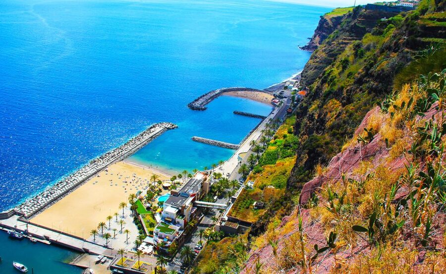 From Funchal: Madeira South Coast Full-Day Tour - Guides, languages, and group atmosphere