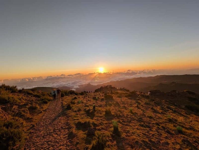 From Funchal: Pico Arieiro Sunrise with Optional Breakfast - Who should book this sunrise trip