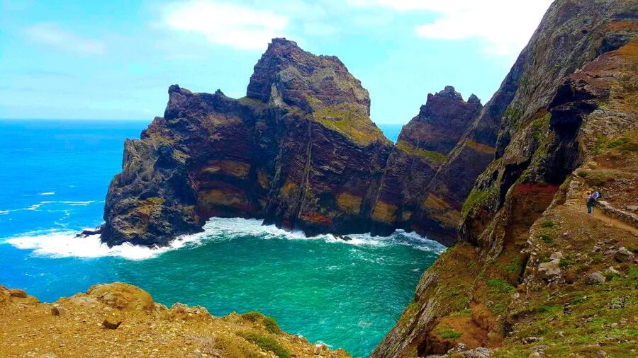 From Funchal: Ponta de São Lourenço/Caniçal Full-Day Hike - Cliffs, rock formations, and island views