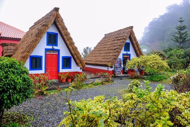 Full Day East of Madeira Tour - Pico do Arieiro and Madeira above the clouds