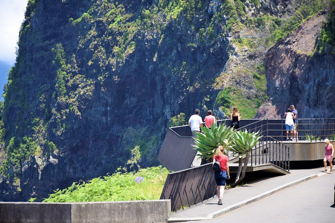 Full Day Tour of Madeira West - Véu da Noiva delivers a quick waterfall photograph