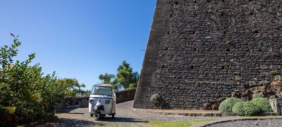 Funchal : 1 hour City Tour by Tuk-Tuk - São Tiago Fort and the eastern edge of the route