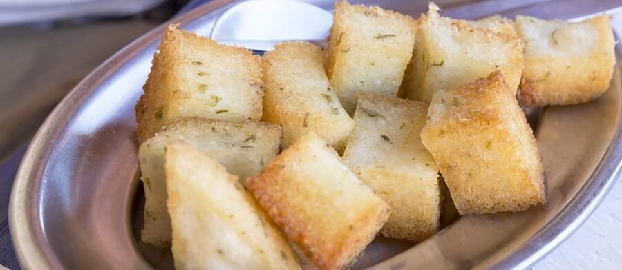 Funchal: Amazing Dinner with Folklore - From your hotel to a rustic local restaurant