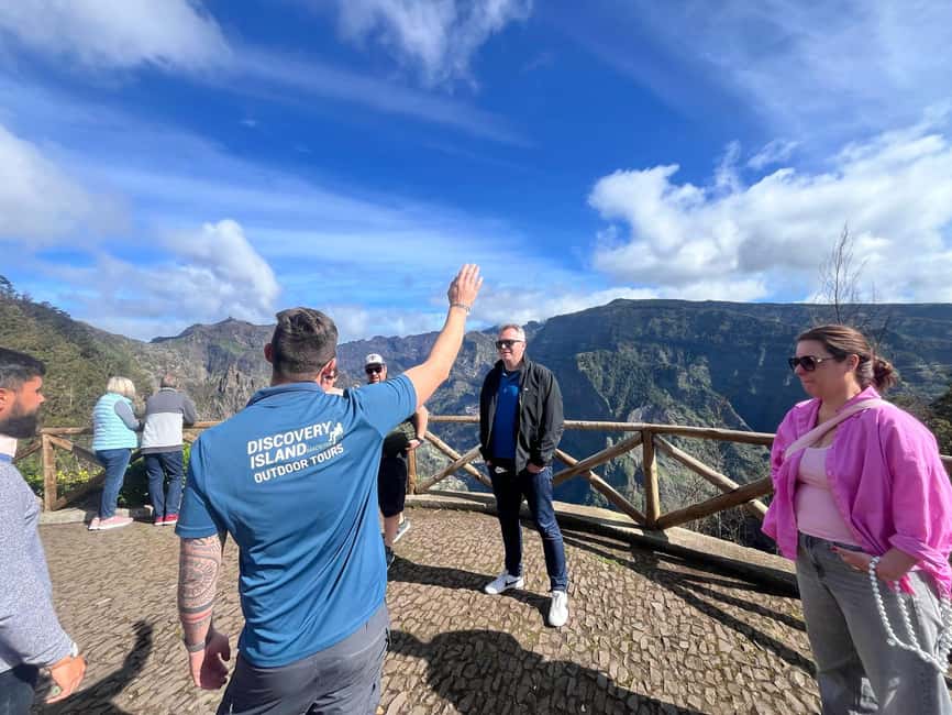 Funchal: Câmara Lobos & Girão Sea Cliff Half-Day Jeep Tour - Guides, vehicles, and the feel of the ride