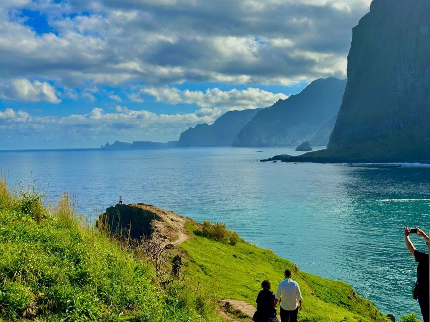 Funchal: East Madeira Island Guided Tour & Laurissilva Walk - Santana and Madeira’s famous thatched houses