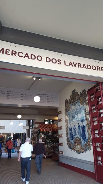 Funchal: famous places and magical corners. - Lavradores Market, where the city gets practical