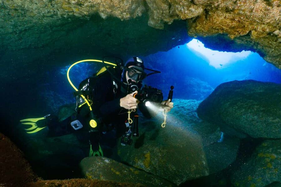 Funchal: Garajau national park - certified divers - The 10 to 15 minute boat ride east