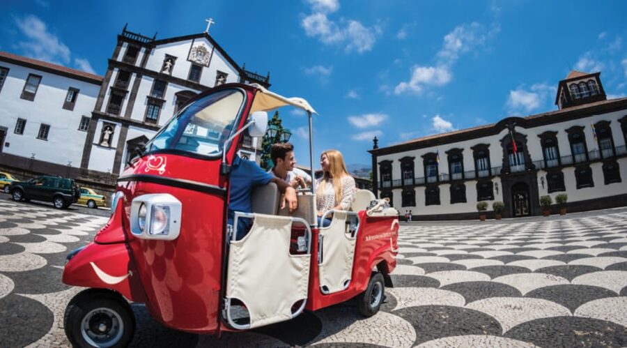 Funchal: Guided Old Town Tuk Tuk Tour and Botanical Gardens - Starting with Funchal’s oldest streets