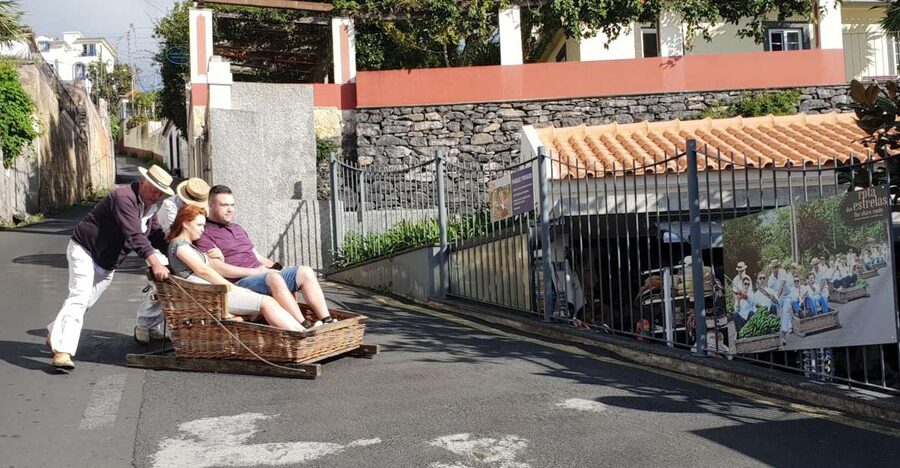 Funchal: Monte Toboggan and Old Town Tour by Tuk-Tuk - From Funchal streets to the Farmers’ Market