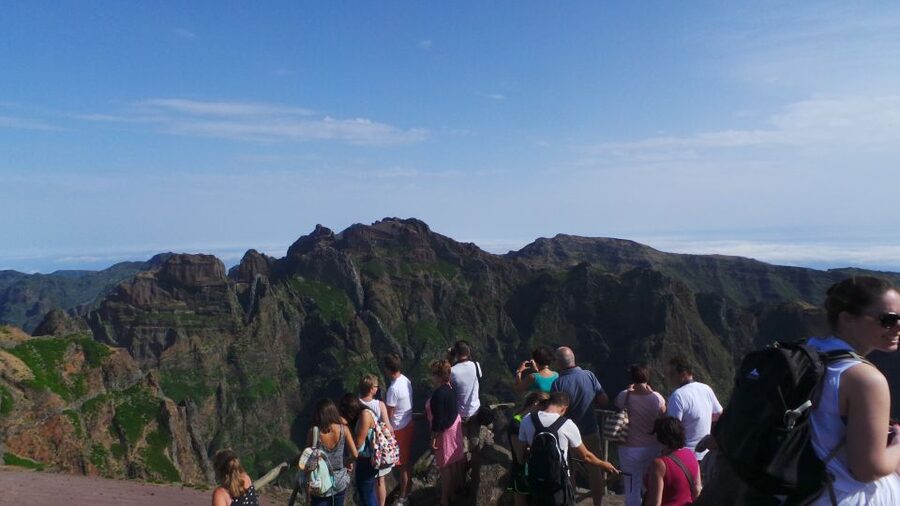 Funchal: Pico Arieiro, Cristo Rei and Dolphins Watching - Cristo Rei gives you one last coastal view