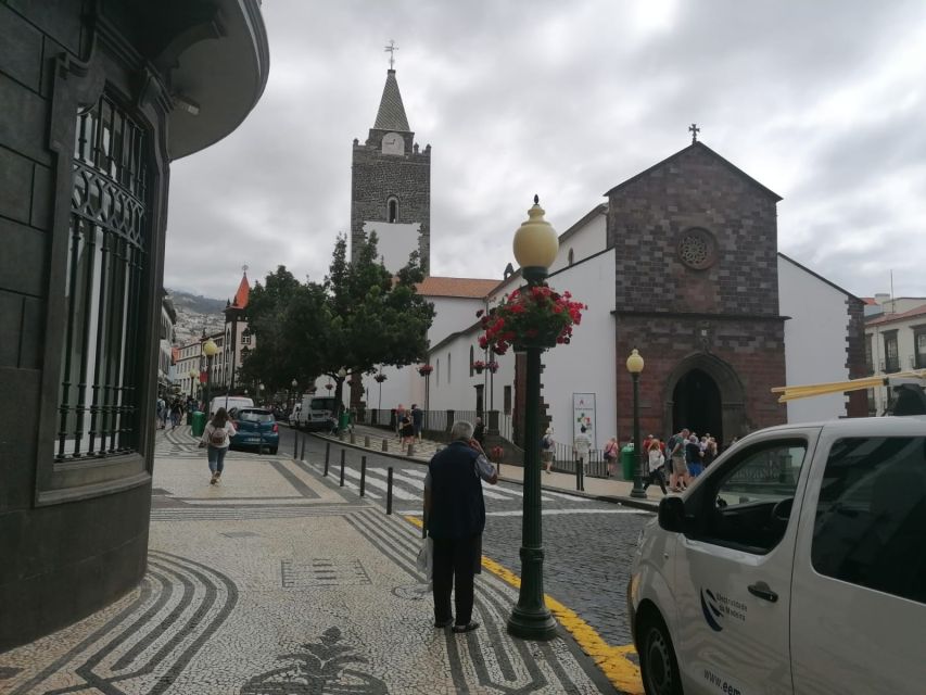 Funchal: Private Guided Tour of Historic Center by Tuk Tuk - Key points to know before booking