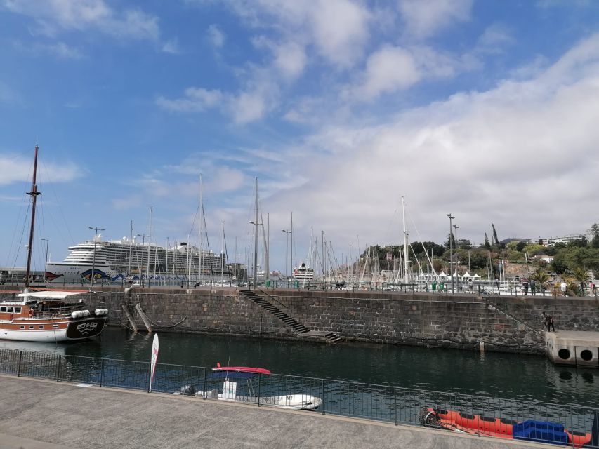 Funchal: Private Guided Tour of Historic Center by Tuk Tuk - Viewpoints and time for photographs
