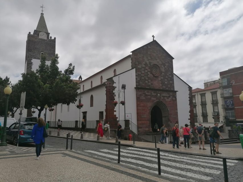 Funchal: Private Guided Tour of Historic Center by Tuk Tuk - What the private format means for you