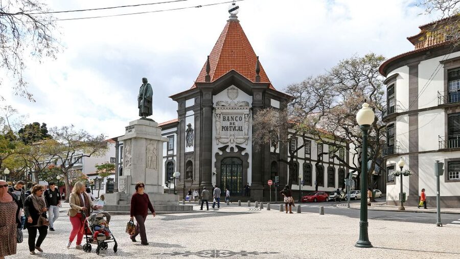 Funchal: Private Guided Walking Tour - Funchal’s story begins at Mercado dos Lavradores