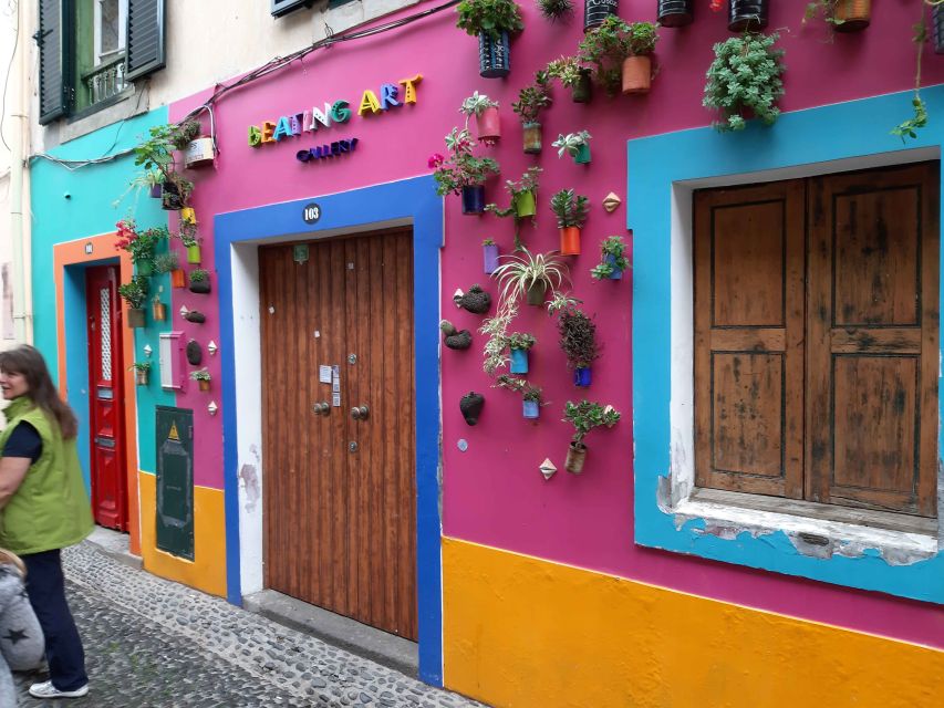 Funchal: Private Guided Walking Tour - The guide makes or breaks the experience