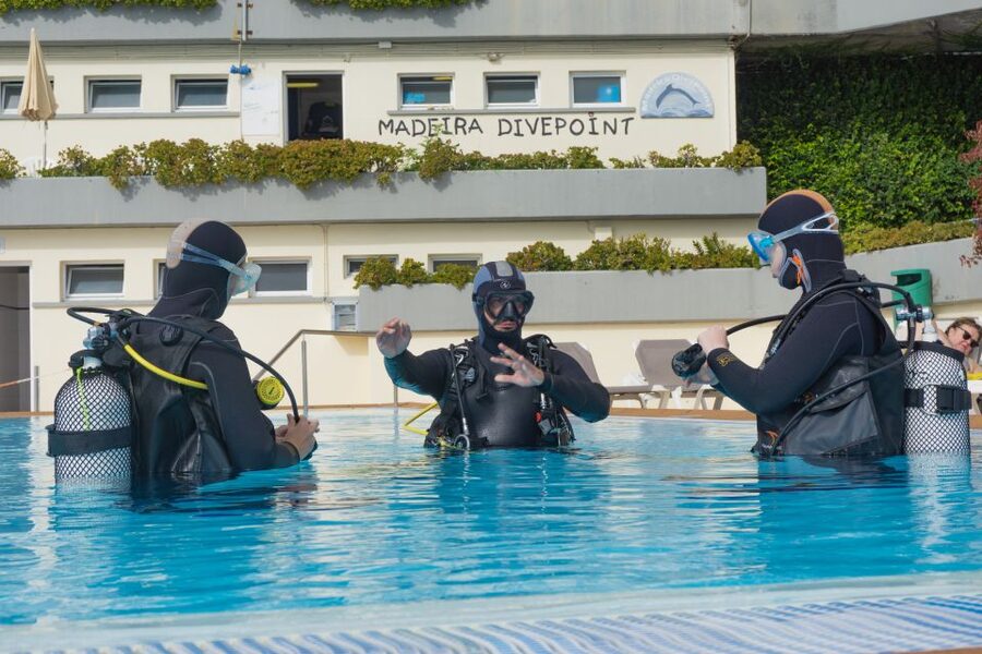 Funchal: Scuba Diving Experience for Beginners - How safe and supportive is the instruction?