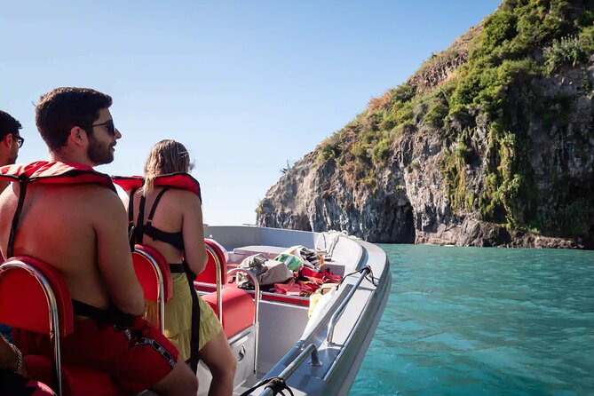 Funchal: Speedboat tour- SEE THE ISLAND AND LIFE AT SEA - From Funchal Marina to the open Atlantic