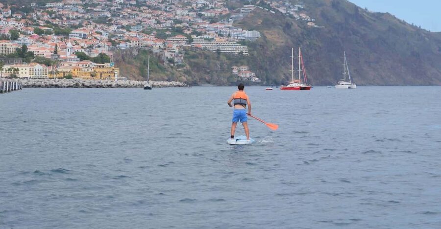 Funchal: Standup Paddle - A short safety briefing before the board