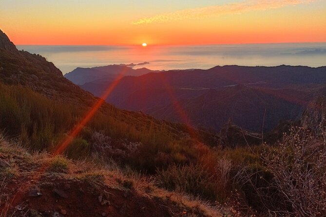 Half day Tour From 0 To 1818 Meters To Pico Do Arieiro Sunrise - Key points to know before booking