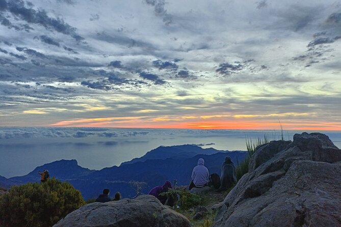 Half day Tour From 0 To 1818 Meters To Pico Do Arieiro Sunrise - Timing, clothing, and useful preparation