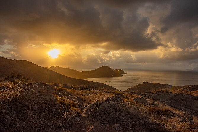 Heavens Tour: Sunset & Stargazing in Madeira - Pico do Arieiro and the wider island setting