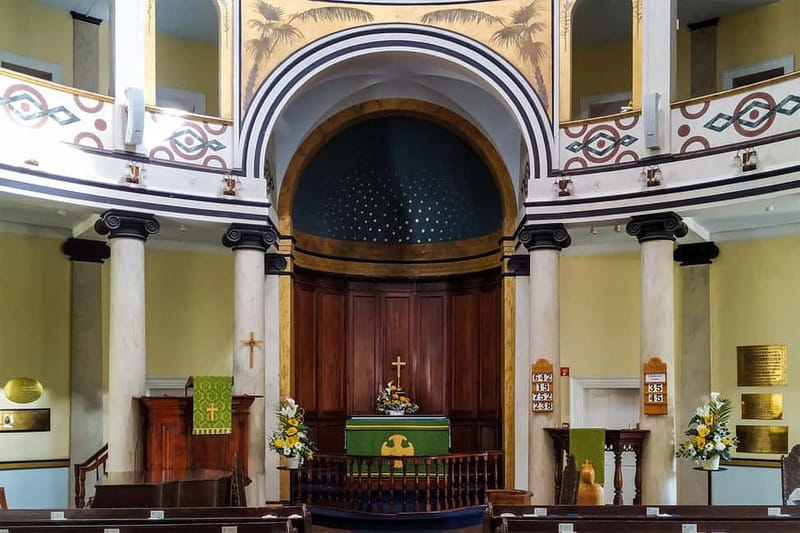 Hidden Funchal: Stories & Secrets Tour - Guide style and the best way to enjoy the walk