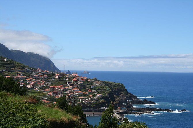 Hop-on Hop-off Bus Tour and Catamaran Whale & Dolphin Watching - Lido, Câmara de Lobos, and the western coast