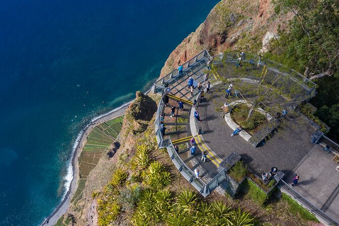 Jeep Safari 4x4 West Madeira - Porto Moniz - Fanal - Cabo Girão - Fanal Forest brings cooler air and old trees