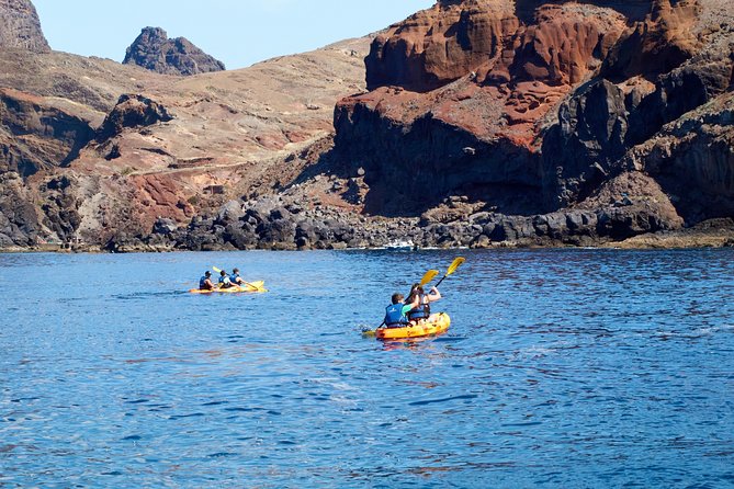 Kayak Experience @ Ponta de São Lourenço - Getting into the kayak at Cais do Sardinha