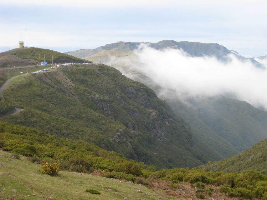 Levada do Alecrim (Madeira Lakes) Full-day walk - Starting high on Paul da Serra