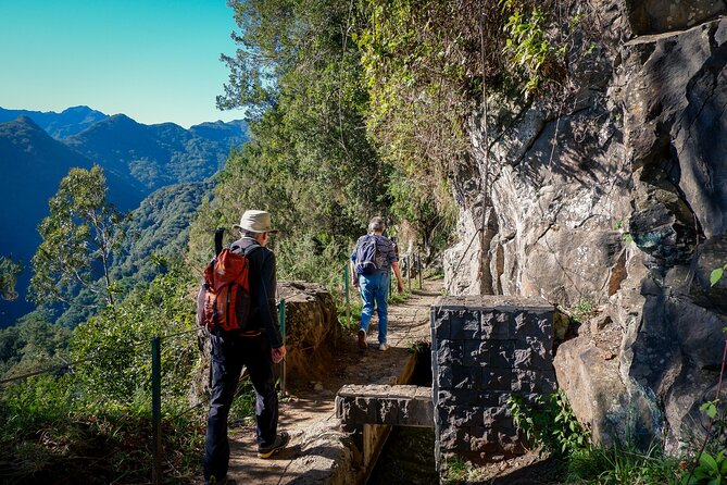 Levada do Rei (PR18) - Through Madeira's Majestic Laurissilva - Food, water, and the possible cafe stop