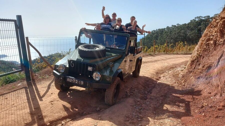 Madeira: 4 hours Classic Jeep tour in Central Madeira - Cabo Girão and the glass platform