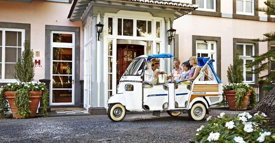 Madeira: Botanical Garden in a Tuk-Tuk Tour - One hour inside Madeira Botanical Garden