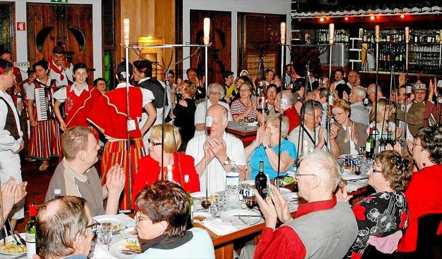 Madeira by Night with Traditional Dinner - The Funchal viewpoint after dark