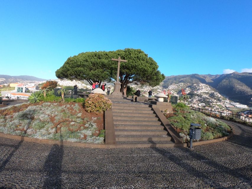 Madeira: Cabo Girao, Jeep Tour Adventure and Wine Tasting - A proper Poncha stop in a village bar