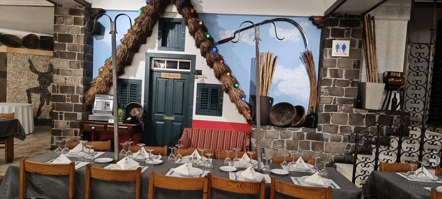 Madeira: Folk Dancing Show and Traditional Local Dinner - A Madeiran evening built around the table