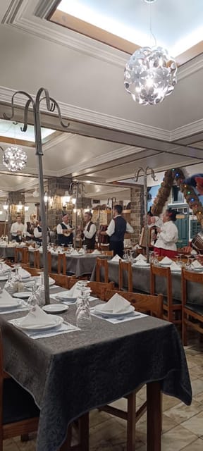 Madeira: Folk Dancing Show and Traditional Local Dinner - Pickup from Funchal or Caniço