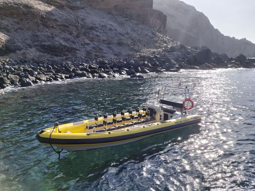 Madeira: Full-Day of Activities in Ponta de São Lourenço - Kayaking beneath the volcanic slopes of Baia D’Abra