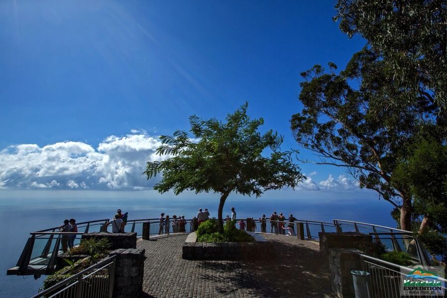 Madeira: Half-Day Nun's Valley and Sea Cliff Tour - Jardim da Serra and the off-road ride