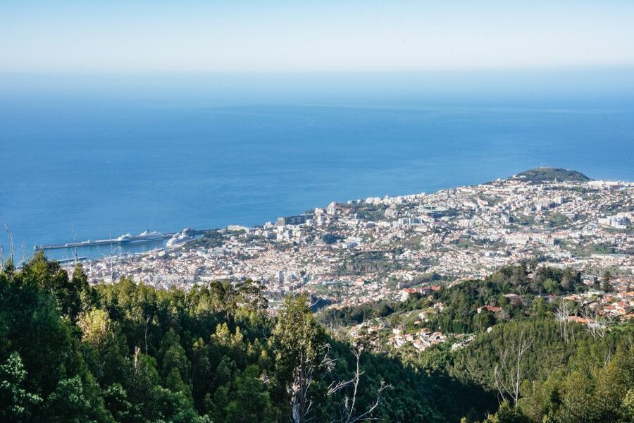 Madeira: Half-Day Pico Arieiro Jeep Tour - Reaching Pico do Arieiro at 1,818 meters